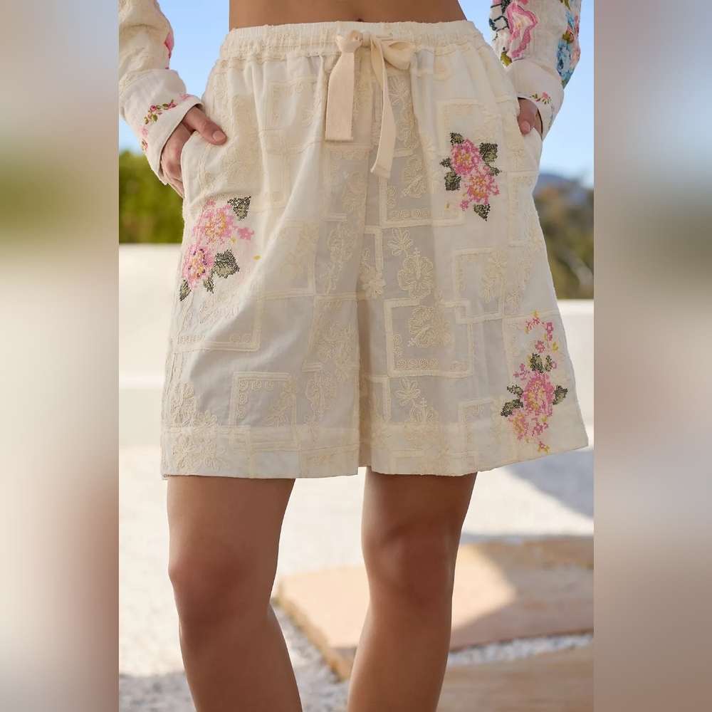 Agua Bendita Malaga Embroidered Shorts Size Small
